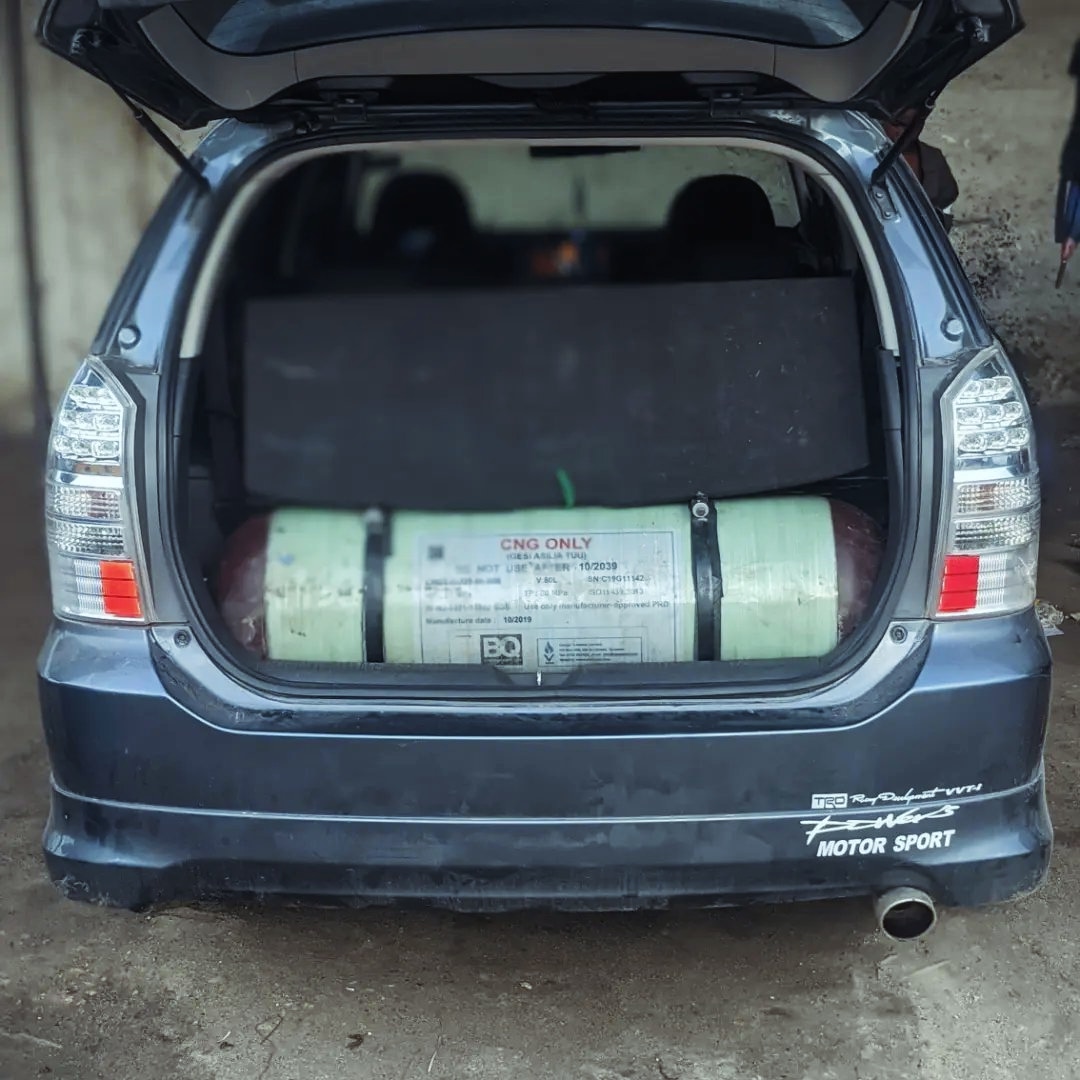 Certified CNG cylinder installed in a vehicle boot